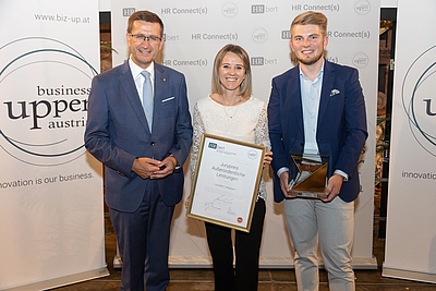 Sonderpreis der Jury: Fill MINT-Initiativen (v. l.): Wirtschafts-Landesrat Markus Achleitner, Eva-Maria Rendl und Philipp Heissbauer (Fill)